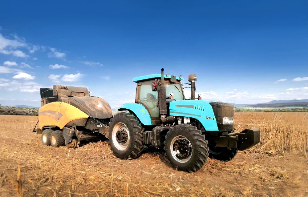 徐州凯尔2204-B带纽荷兰打包机作业