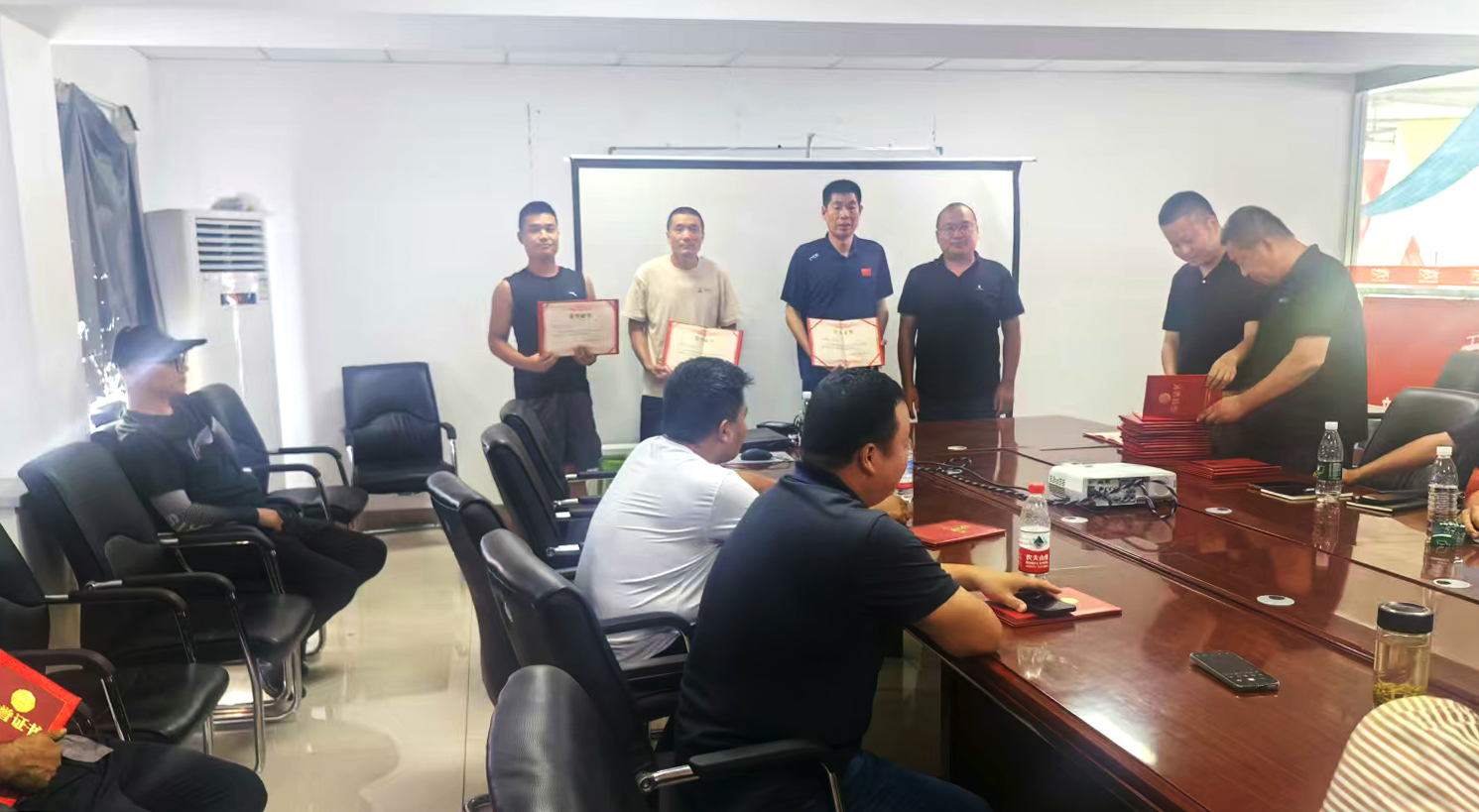 1754881814167998.jpg 颁发证书.jpg